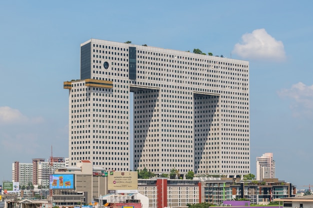 Stadtbild mit gebäude in der stadt von bangkok