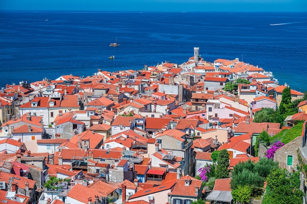 Foto stadtbild von piran in slowenien