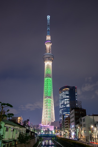 Stadtbild von Tokio, Japan mit dem Skytree.