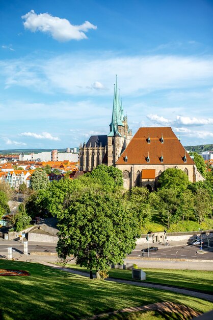 Stadtbildansicht auf Erfurt-Stadt mit Dom St. Mary Domberg in Deutschland