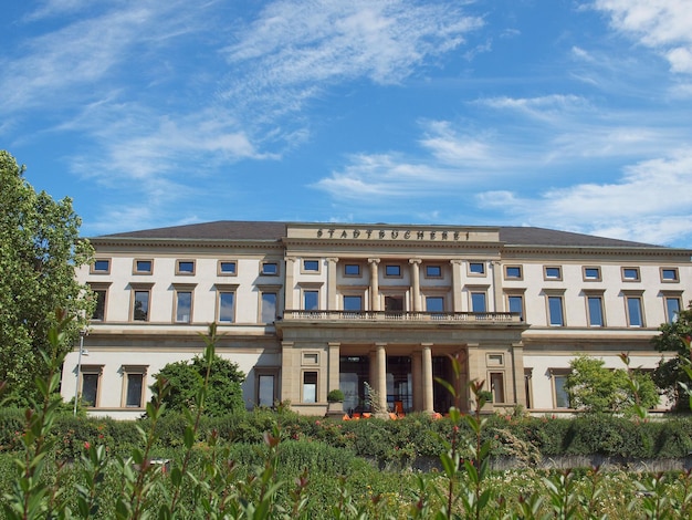 Stadtbuecherei Biblioteca municipal de Stuttgart