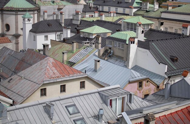 Stadtdächer von oben in Salzburg, Österreich
