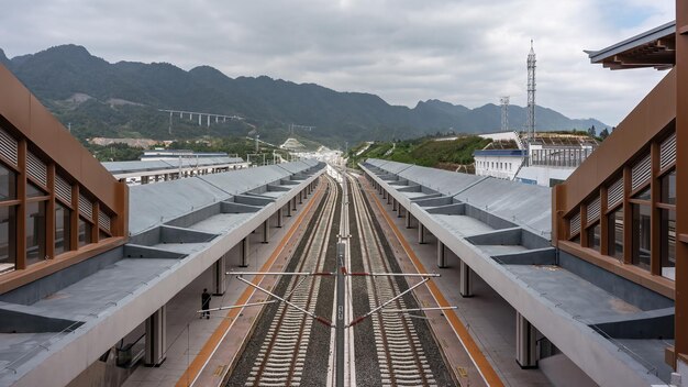 Städtische Eisenbahnverkehr im Freien