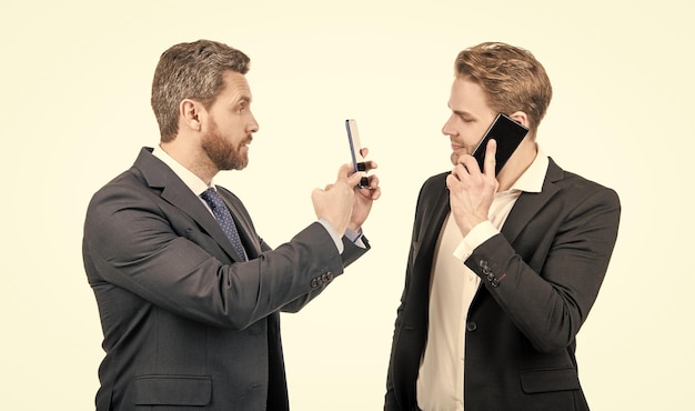 Ständige Konnektivität Geschäftsleute nutzen Smartphones Mobile Kommunikation Mobile Device Management