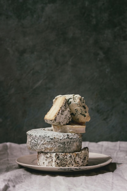 Foto stapel französischer käse