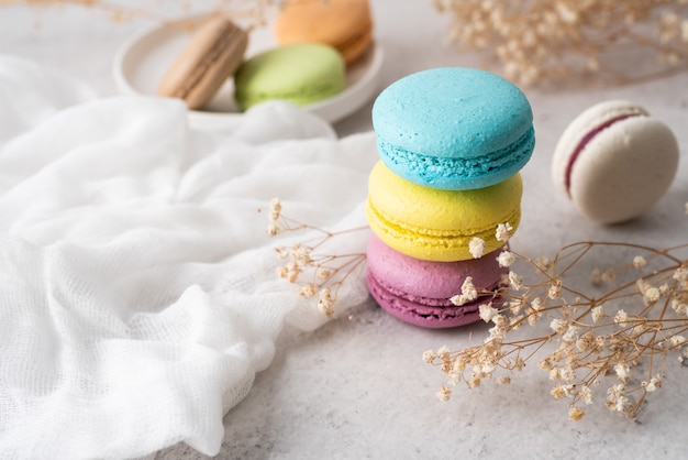 Foto stapel von macarons, makronen französischer keks