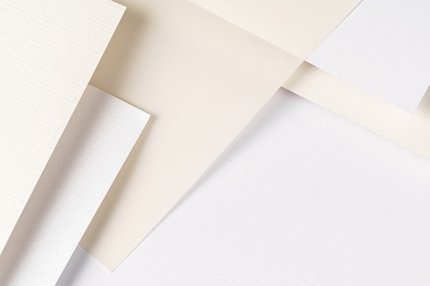 Stapel von weißen Kartonpapierblättern mit Kopienraum, Geschäftskonzept