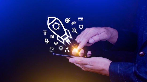 Startup concepto de negocio lanzamiento de cohetes y volar de la mano al cielo para el crecimiento del negocio éxito comercial rápido fundador de la startup conexión de red generación de ideas éxito de marketing digital