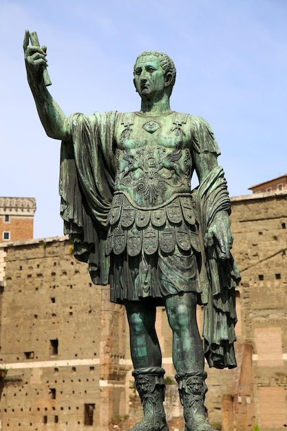 Statue CAESARI NERVAE Augustus Rom Italien