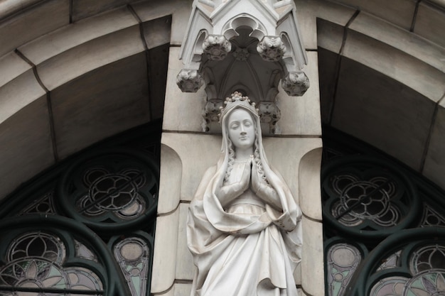 Statue der Heiligen Maria 2