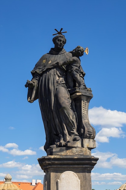 Statue des Antonius von Padua Karlsbrücke Prag