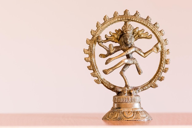 Statue des indischen hinduistischen Gottes Shiva Nataraja. Herr des Tanzes.