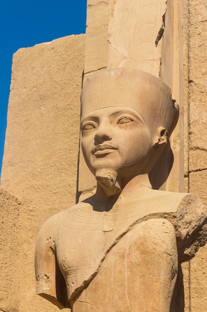 Statue des Pharaos im Karnak-Tempelkomplex in Luxor, Ägypten