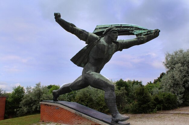 Foto statue gegen den himmel