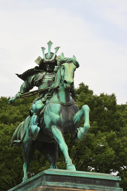 Foto statue von kusunoki masashige