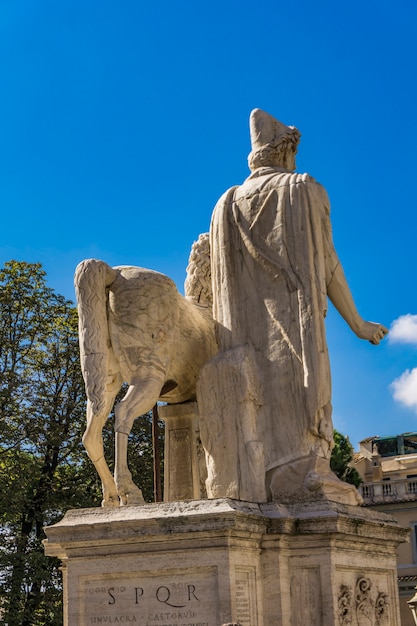 Statue von Pollux mit einem Pferd am Kapitol in Rom, Italien