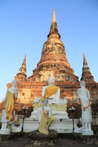 Status de Buda um pagode em Wat Yai Chaimongkol, Tailândia