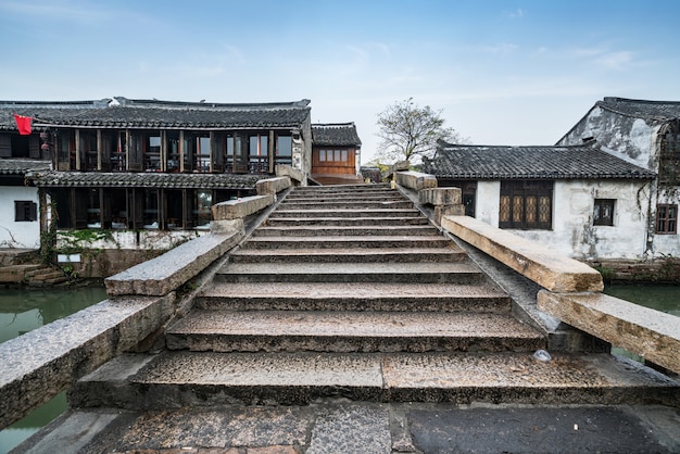 Steinbrücke ist in der antiken Stadt, Zhouzhuang antike Stadt, Suzhou, China