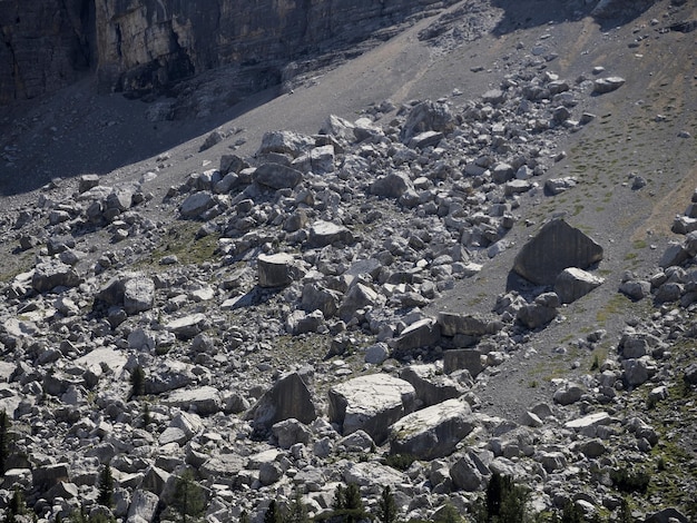 Steinfelsenlawine in Dolomiten