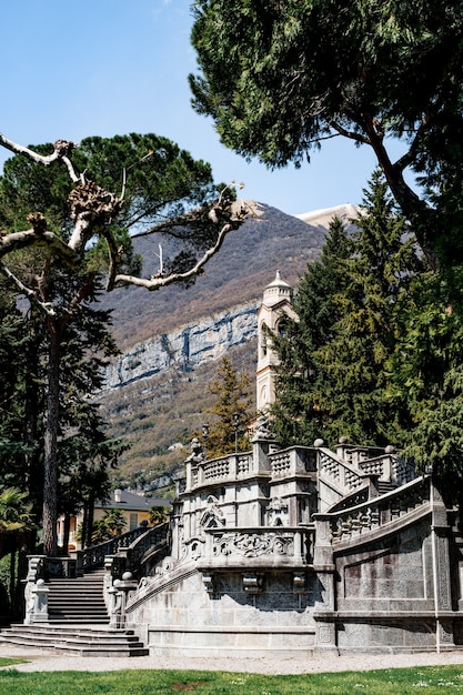 Steintreppe im Teresio Olivelli Park Comer See Italien