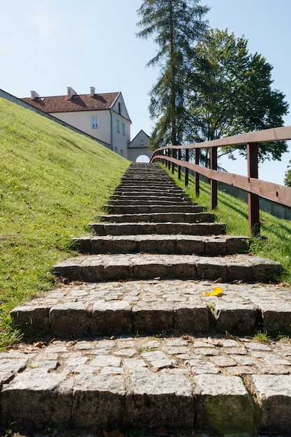 Steintreppe zum katholischen Kloster