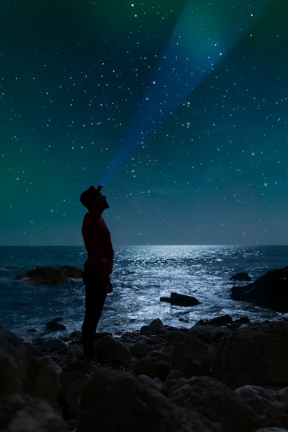 Foto sternenhimmel des strandes in der nacht collage