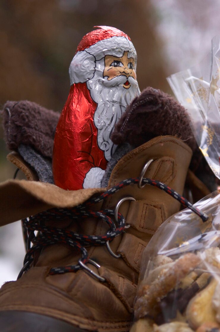 Foto stiefel mit einem weihnachtsmann