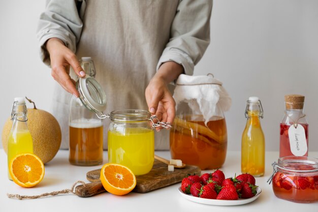 Foto stillleben mit einer kombucha-flasche