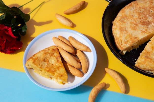 Foto stillleben mit spanischer tortilla