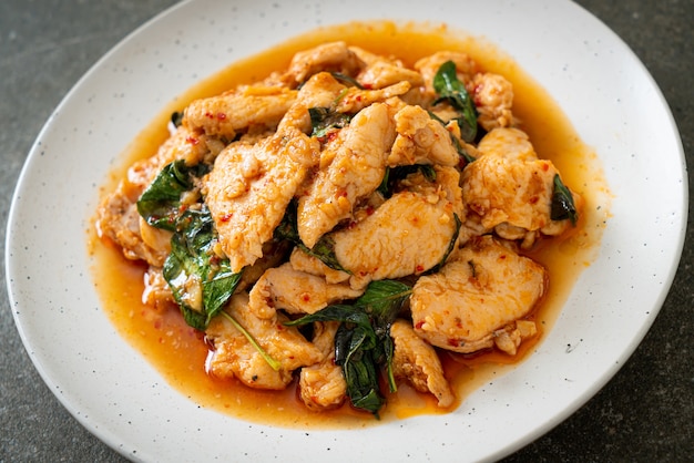 Stir Fried Chicken mit Chilipaste oder Chilipaste - asiatische Küche