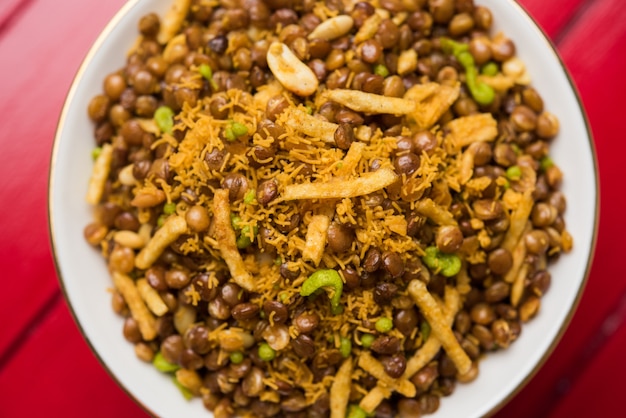 Stock Foto von Dalmoth Namkeen oder Masoor Dal Namkeen orDry Snacks oder Chivda oder Chiwada berühmten nordindischen Snack?