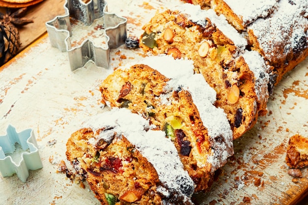 Stollen, ein deutscher Weihnachtskuchen