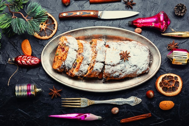 Stollen navideño o pastelería