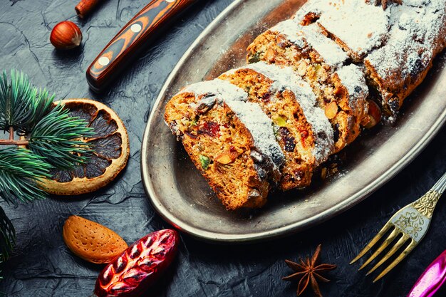 Stollen navideño o pastelería