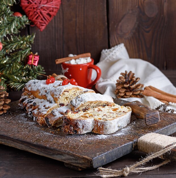 Stollen un pastel tradicional europeo