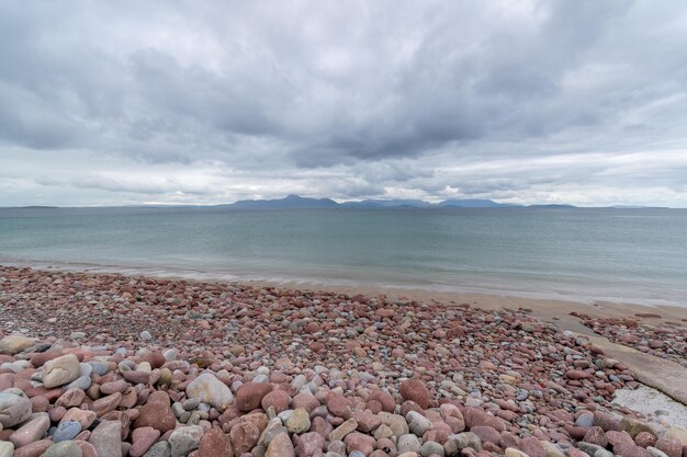 Strand der roten Steine in Mallaranny-Grafschaft Mayo Irland