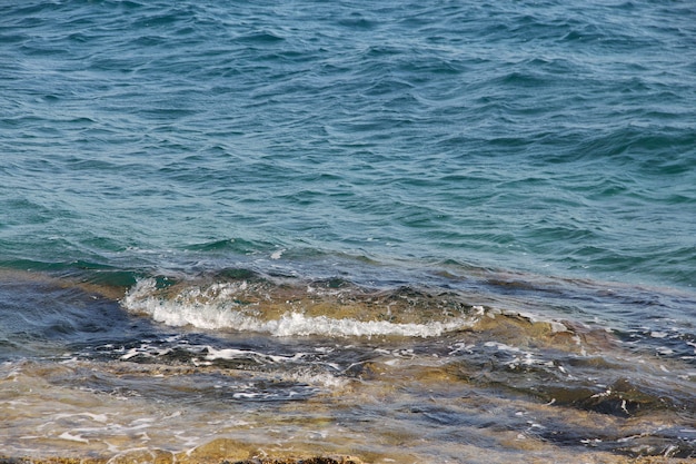 Strand perfektes Stein türkis transparentes blaues Wasser Kroatien, Insel Brac, Strand in der Nähe von Supetar