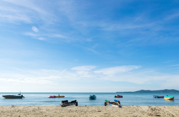 Strand Sattahip Chonburi Thailand Meer zum Himmelwasser und -boot