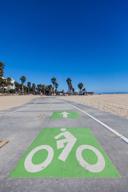 Strand von Santa Monica - Los Angeles. Ein Radweg für Aktive