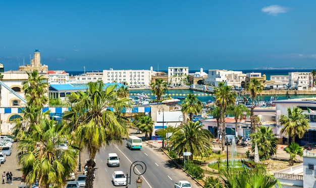 Strandpromenade in Algier, der Hauptstadt Algeriens. Nordafrika