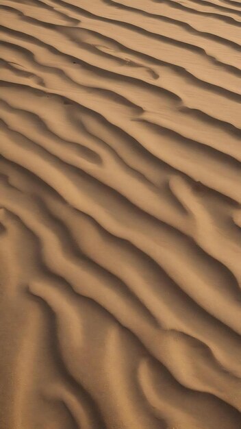 Strandsand mit Spuren