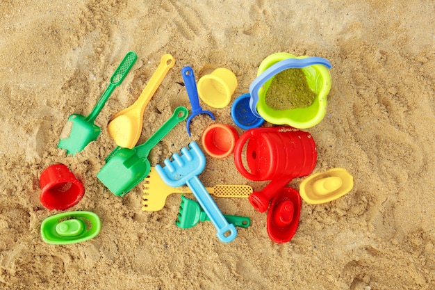 Strandspielzeug für Kinder auf Sand