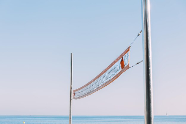 Strandvolleyballnetz blauer Himmel