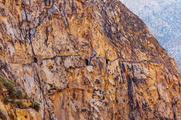 Straße im Canyon in Peru