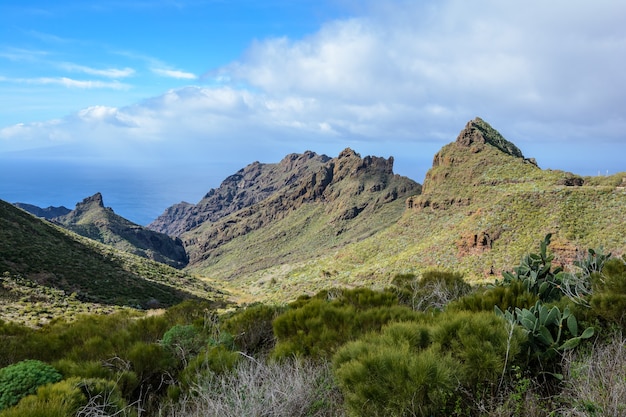 Straße in den Bergen. schöne Straße in den Bergen. Masca Teneriffa.