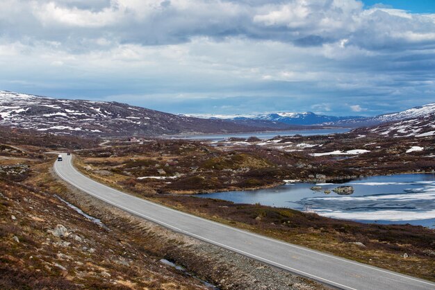 Straße in den norwegischen Bergen, Norwegen