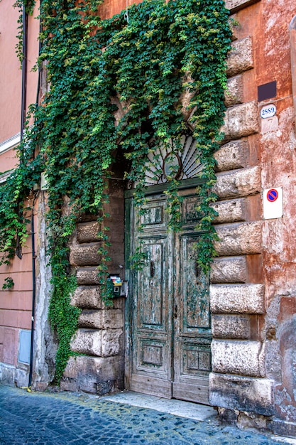 Straße von Trastevere Rom ein ruhiger Morgen im Sommer