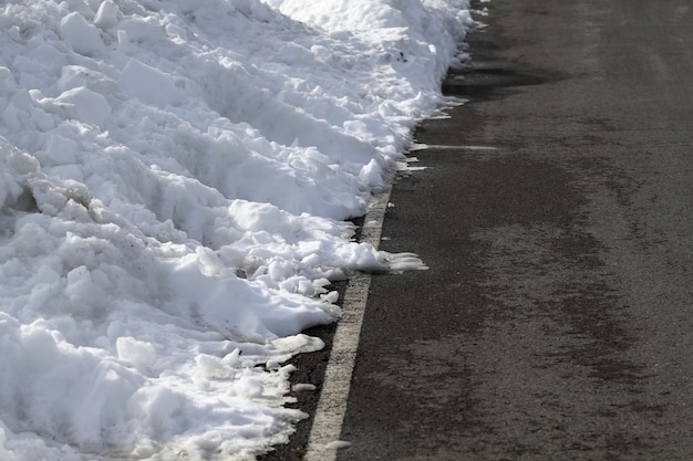 Foto straße weiße linien winter schnee gefahr verkehr