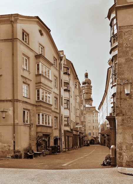 Foto straßen von innsbruck in brauntönen