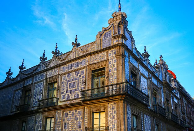 Straßen von Mexiko-Stadt im historischen Zentrum in der Nähe des Zocalo-Platzes